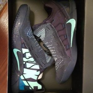 Nike brand new kobe A.D. NXT  size 10